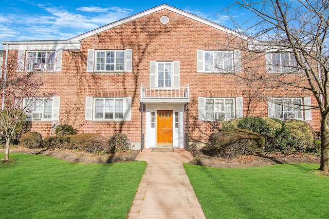 view of front of house with a front yard