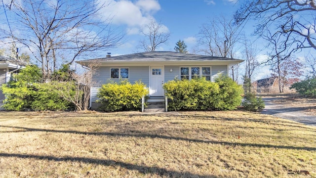 view of front of house featuring a front yard