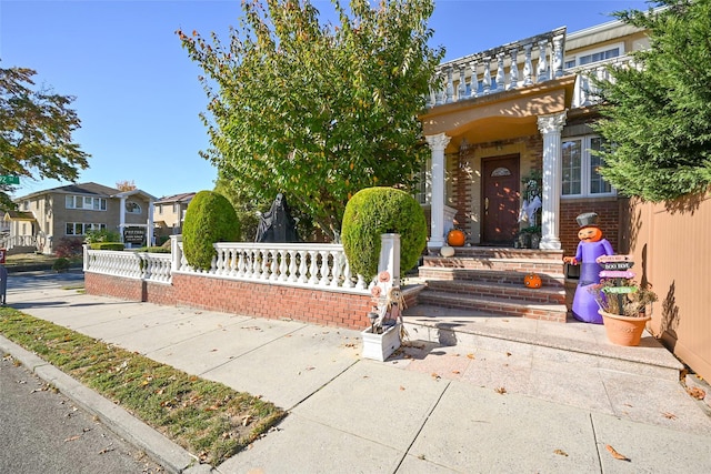 view of front of house