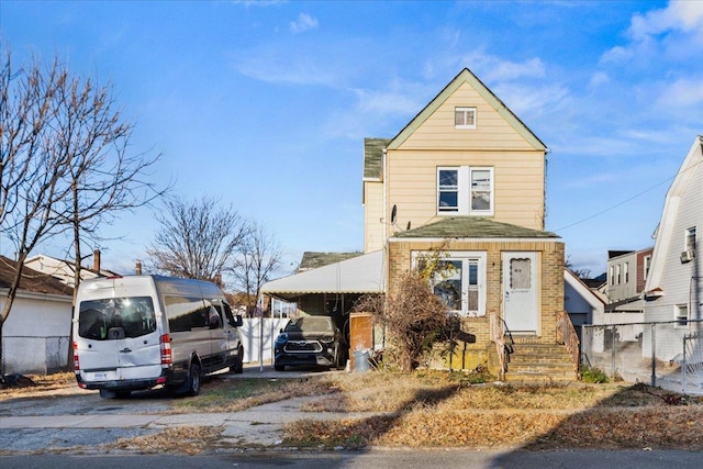 view of front of property