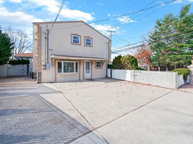 view of front of home