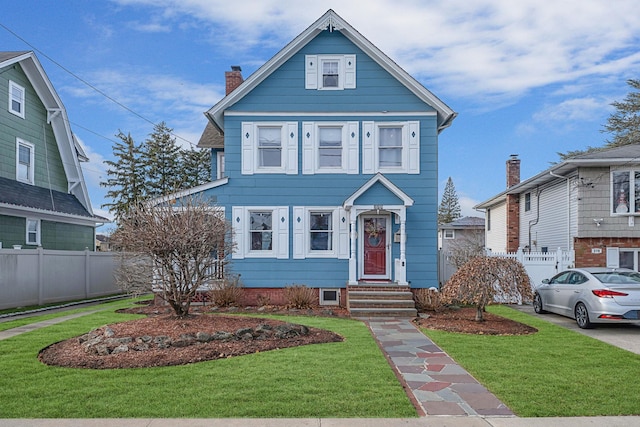 view of front of property with a front yard