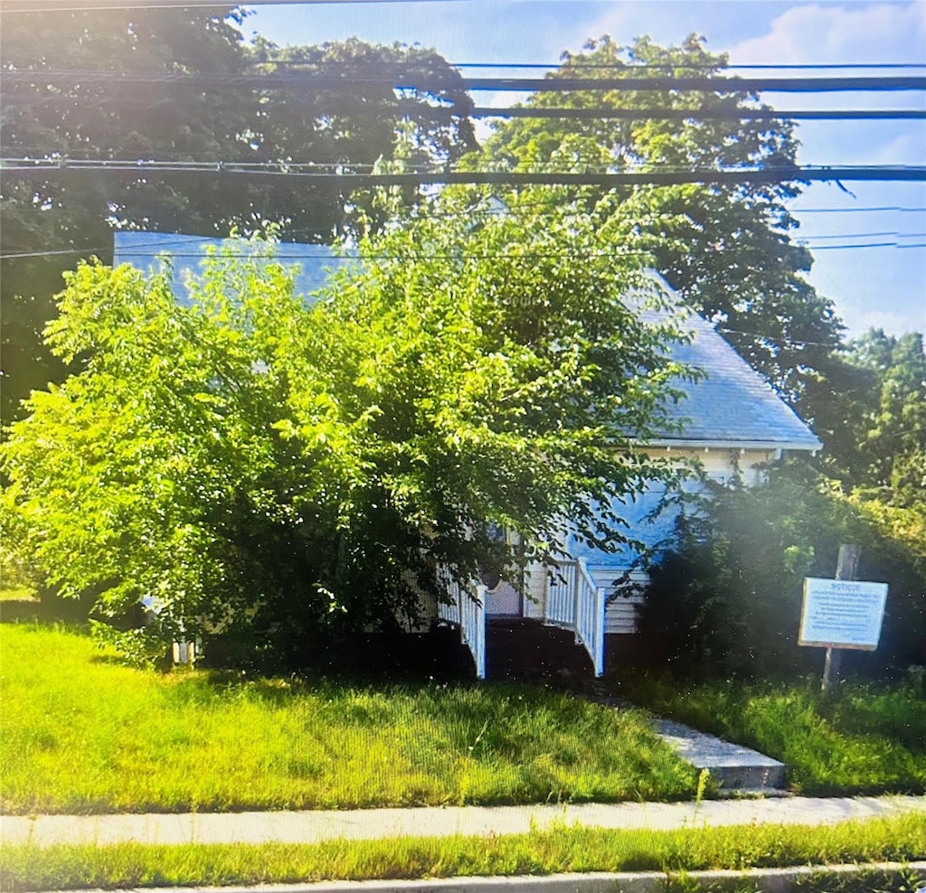 view of side of property