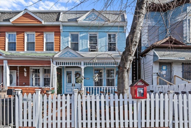 view of front of house with covered porch