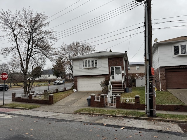 view of front facade featuring a garage