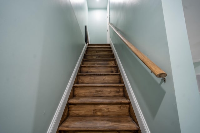 115-42 Inwood St, Jamaica, NY 11436 - view of stairs