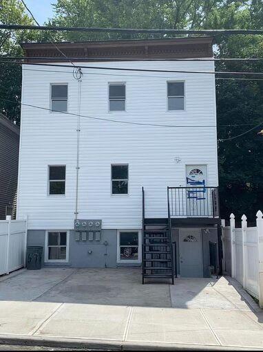 88 Taft Ave, Staten Island, NY 10301 - view of building exterior