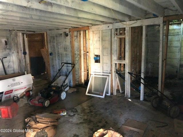 view of miscellaneous room