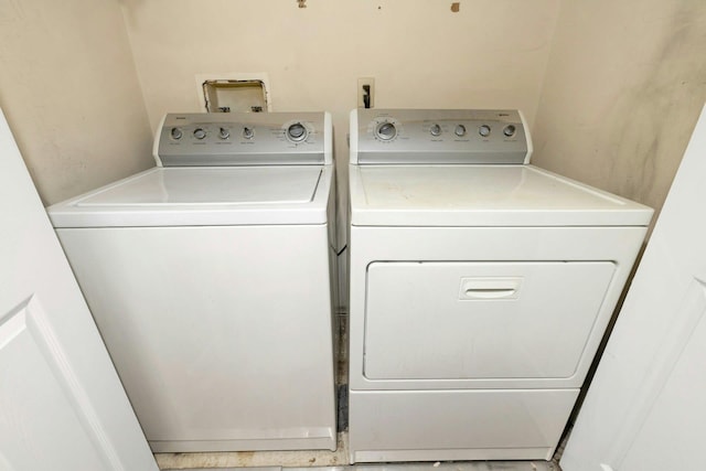 laundry area featuring washer and clothes dryer