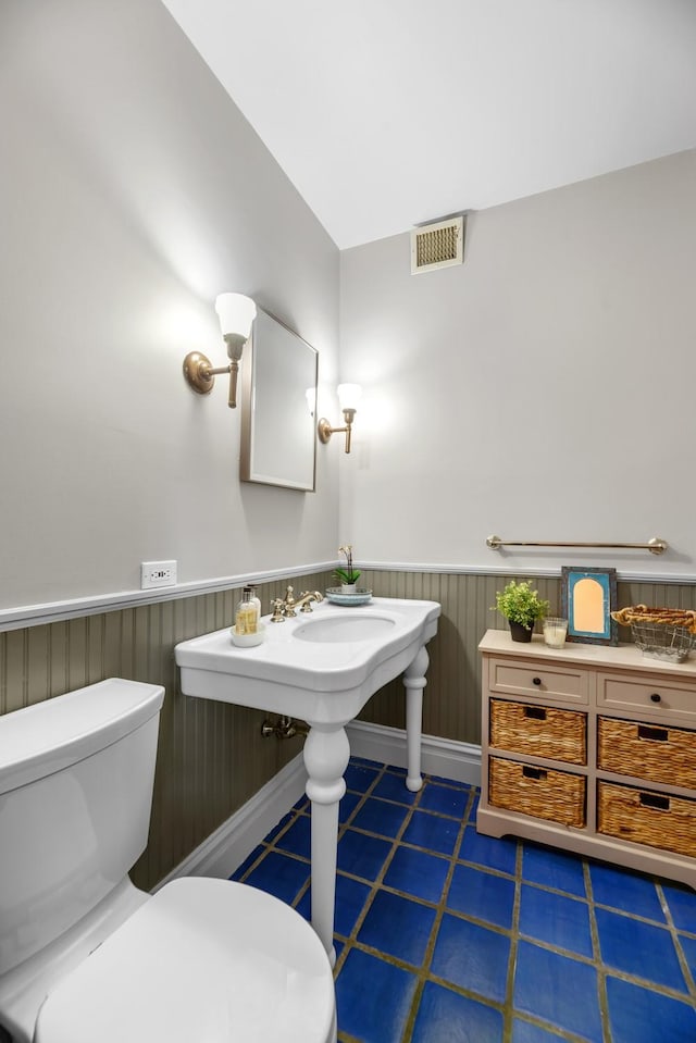 bathroom with toilet