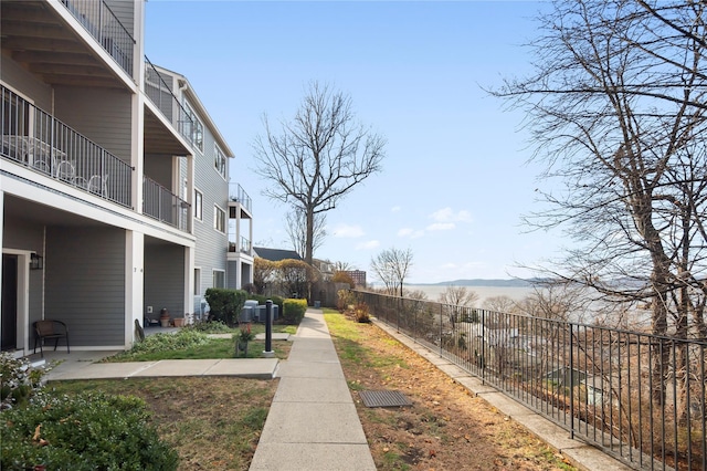 surrounding community featuring a mountain view