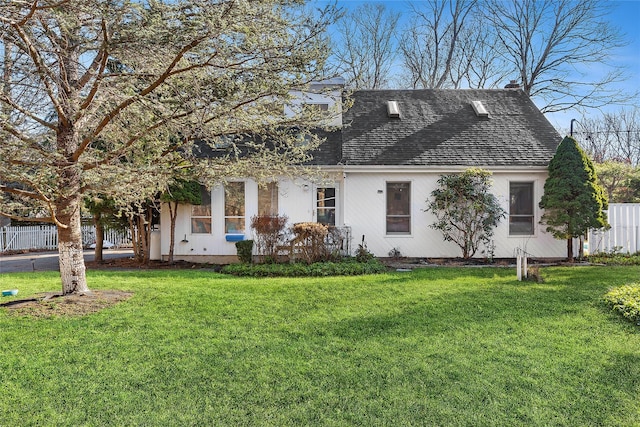 view of front of house with a front yard