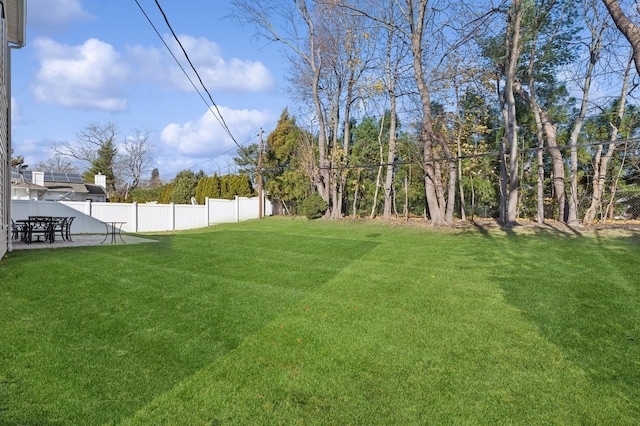 view of yard with a patio area