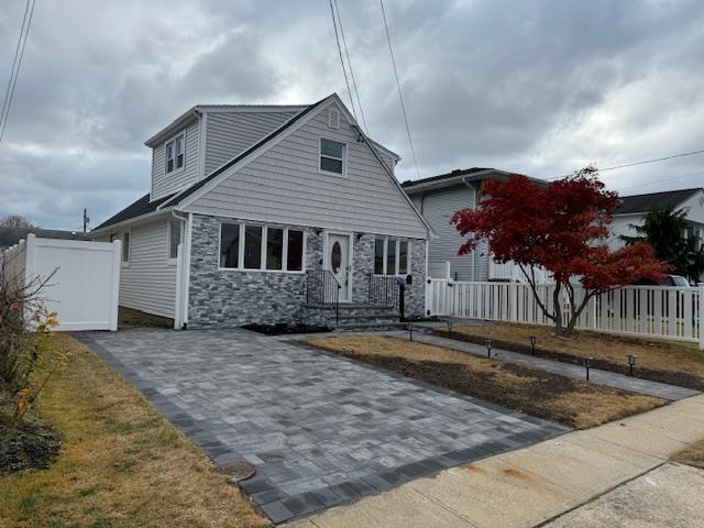 view of front of house