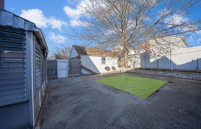 view of yard with a patio area