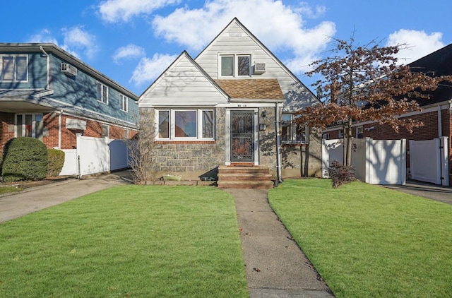 view of front of home with a front yard