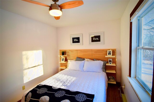 bedroom featuring ceiling fan