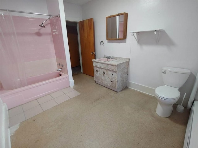 full bathroom with shower / bath combination with curtain, vanity, and toilet