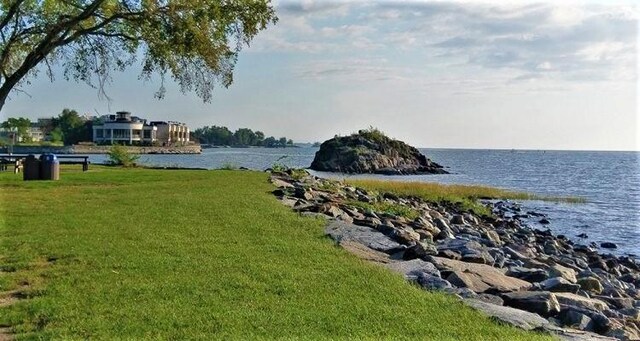 665 Pelham Rd Unit A15, New Rochelle, NY 10805 - water view