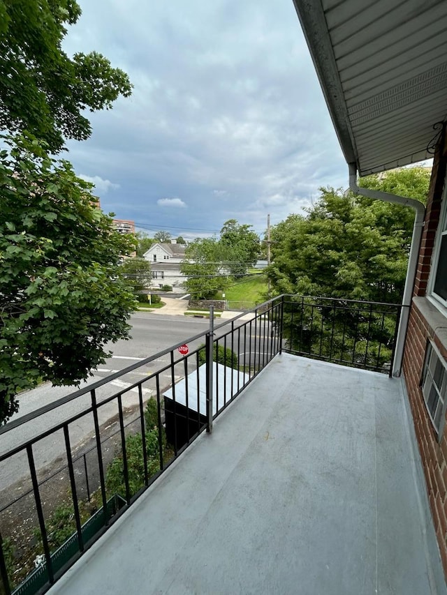 665 Pelham Rd Unit A15, New Rochelle, NY 10805 - view of balcony