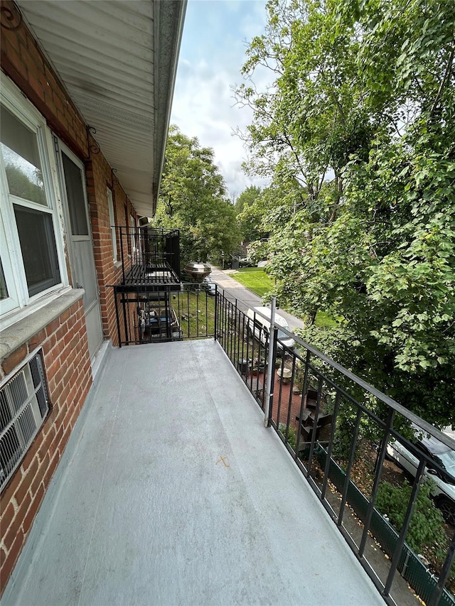 665 Pelham Rd Unit A15, New Rochelle, NY 10805 - view of patio featuring a balcony