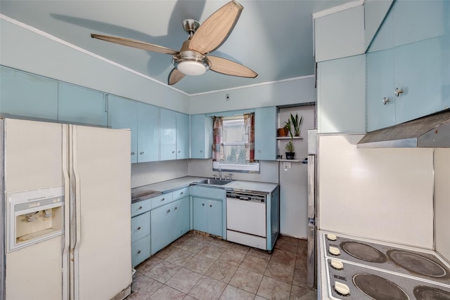 kitchen featuring ceiling fan, sink, blue cabinets, white appliances, and ornamental molding