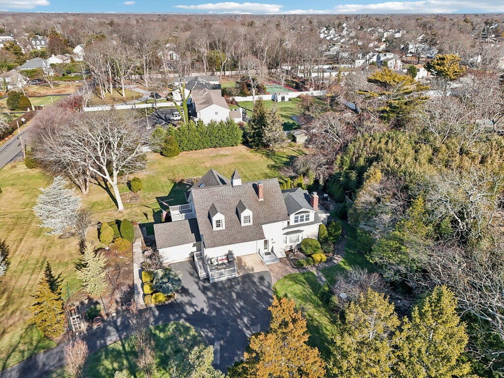 278 Suydam Ln, Bayport, NY 11705 - aerial view