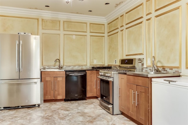 kitchen with tasteful backsplash, sink, stainless steel appliances, and ornamental molding