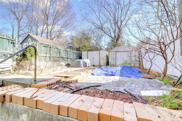 exterior space featuring a shed