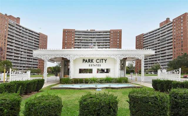 view of community / neighborhood sign