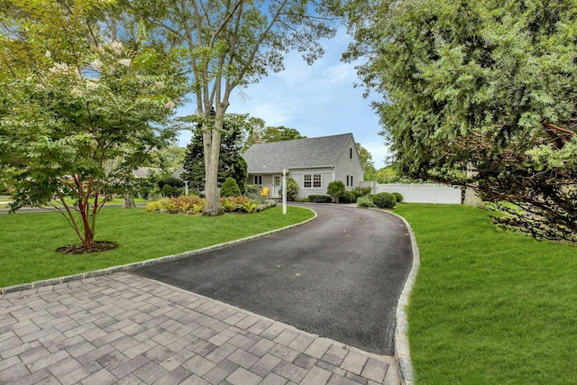 view of front facade with a front yard