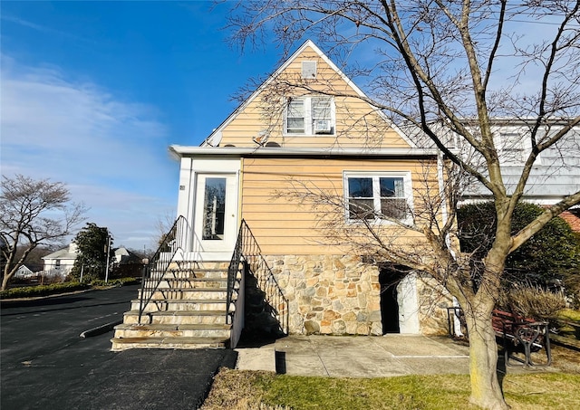 view of front of house