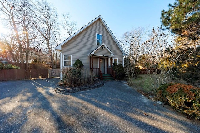 view of front of property