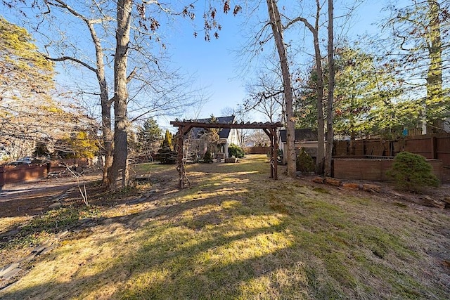 view of yard featuring a pergola