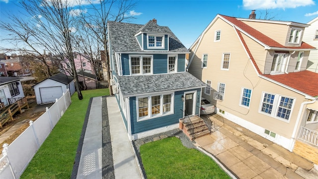 view of front of house with a front yard