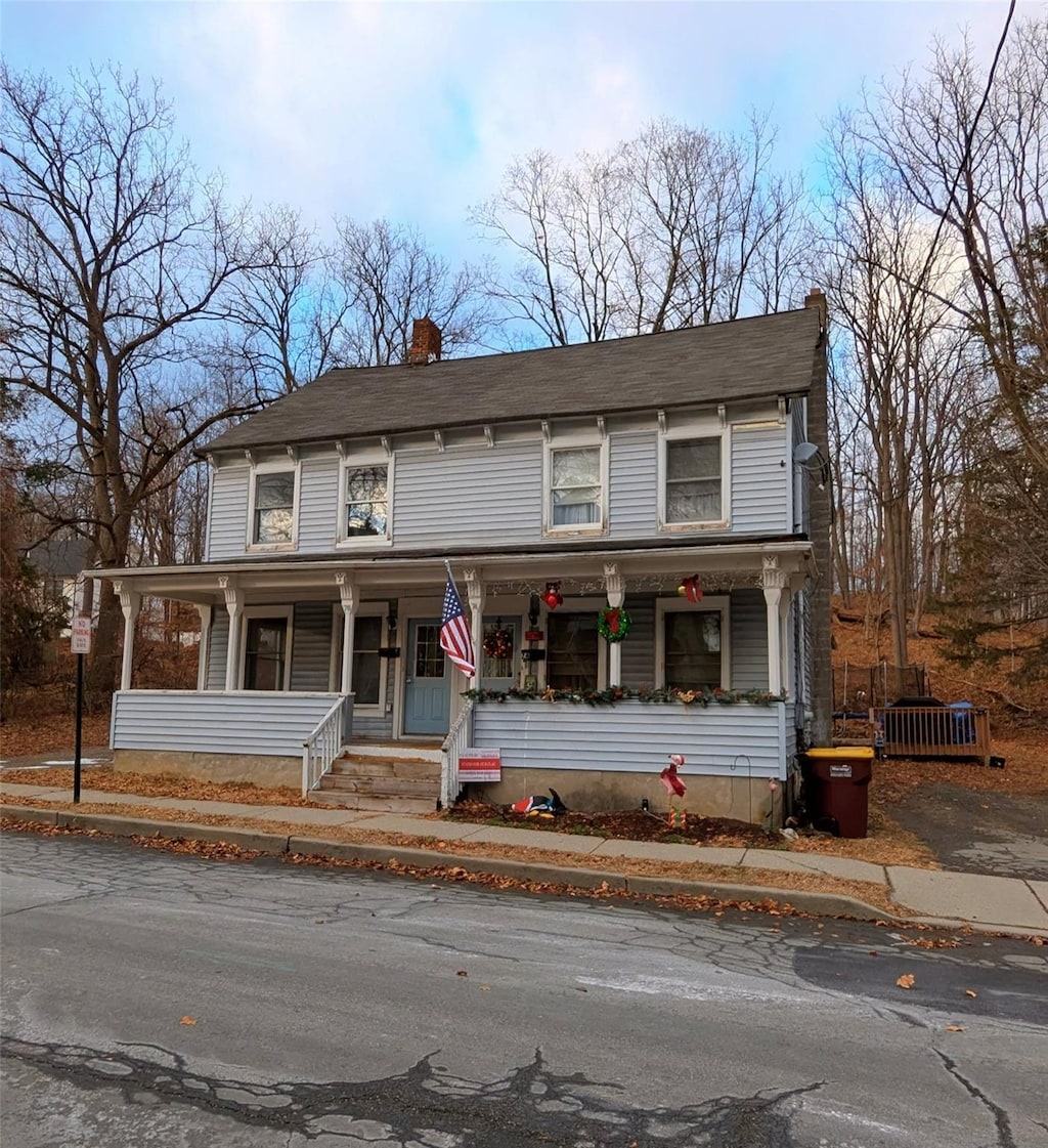 view of front of house featuring covered porch