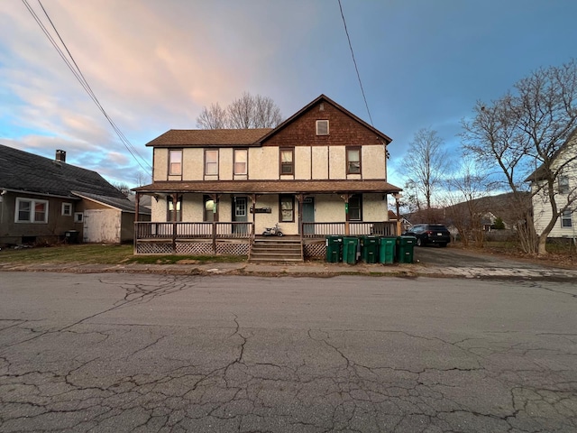 view of front of home featuring a porch