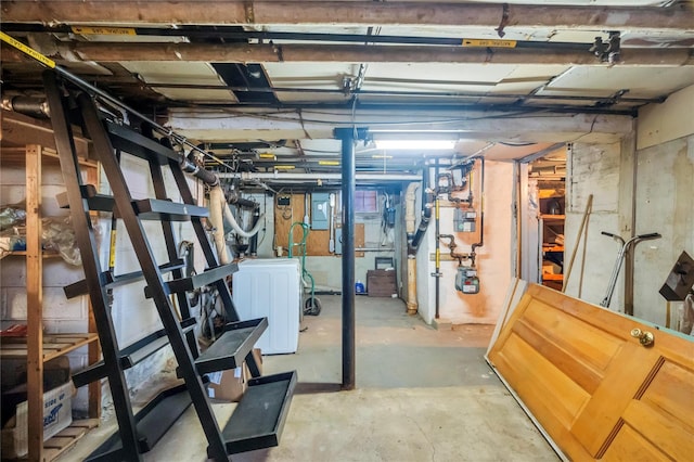 basement featuring washer / dryer