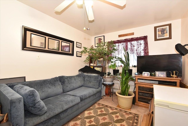 living room featuring ceiling fan