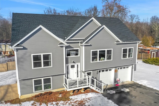 view of front facade featuring a garage