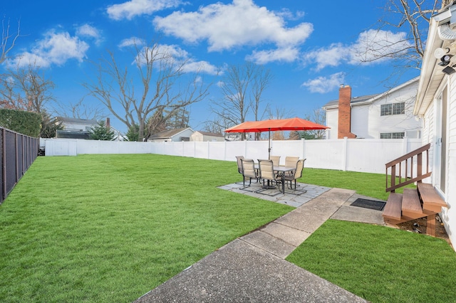 view of yard with a patio