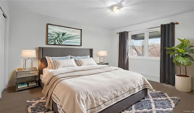 bedroom with carpet flooring