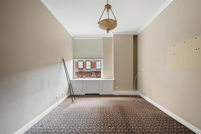 unfurnished room featuring carpet flooring and crown molding