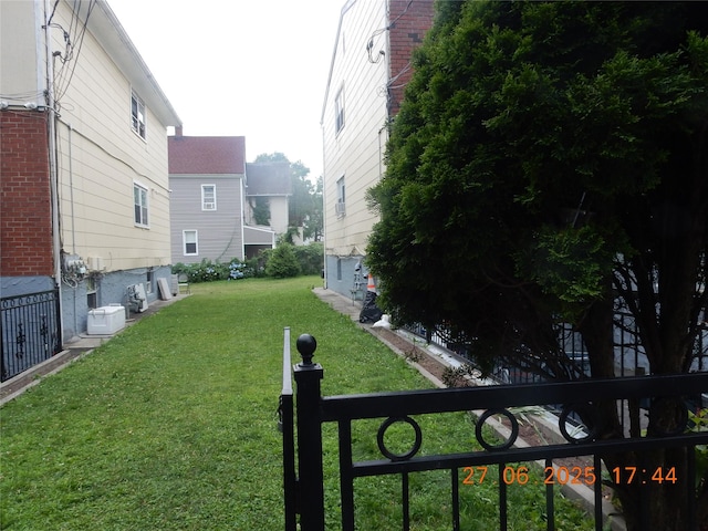 128 E 4th St, Mount Vernon, NY 10550 - view of grassy yard
