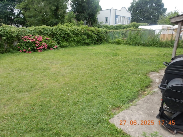 128 E 4th St, Mount Vernon, NY 10550 - view of yard