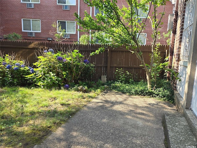 view of yard featuring a patio