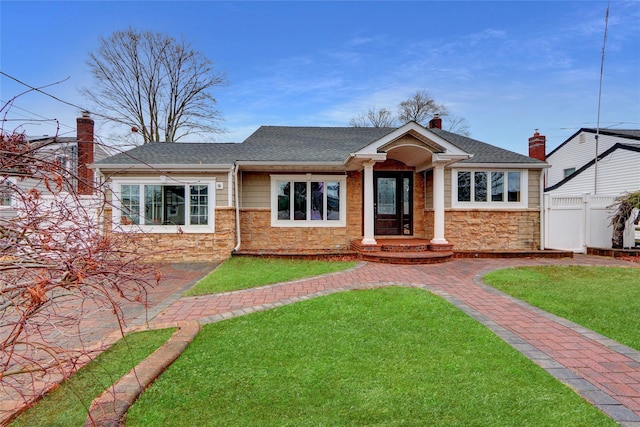 view of front of house with a front yard