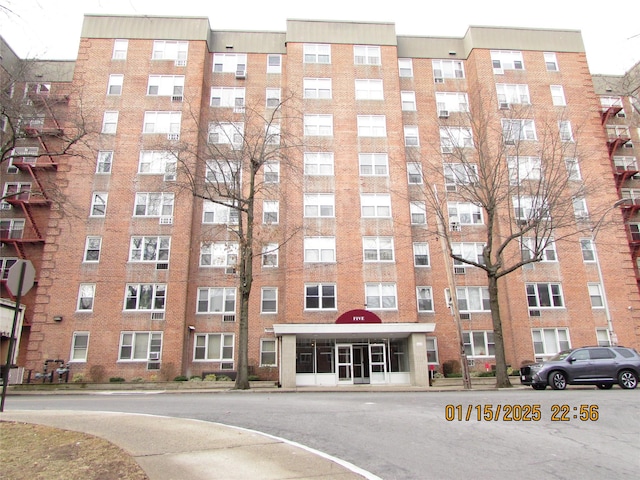 5 Sadore Ln Unit 3S, Yonkers, NY 10710 - photo 2