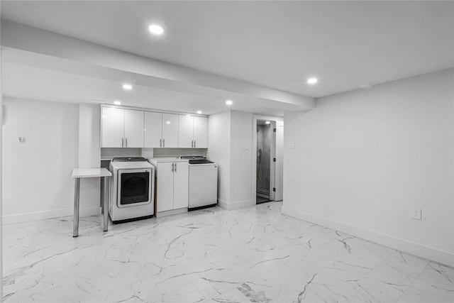 laundry room with washer and clothes dryer