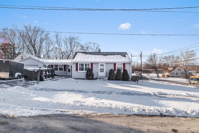 view of front of property